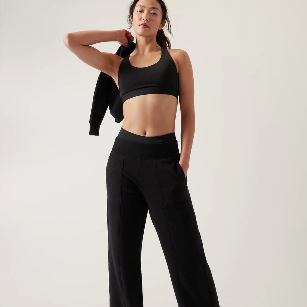 🆕 ATHLETA ULTIMATE BRA - NWT - SUPERSONIC 🆕